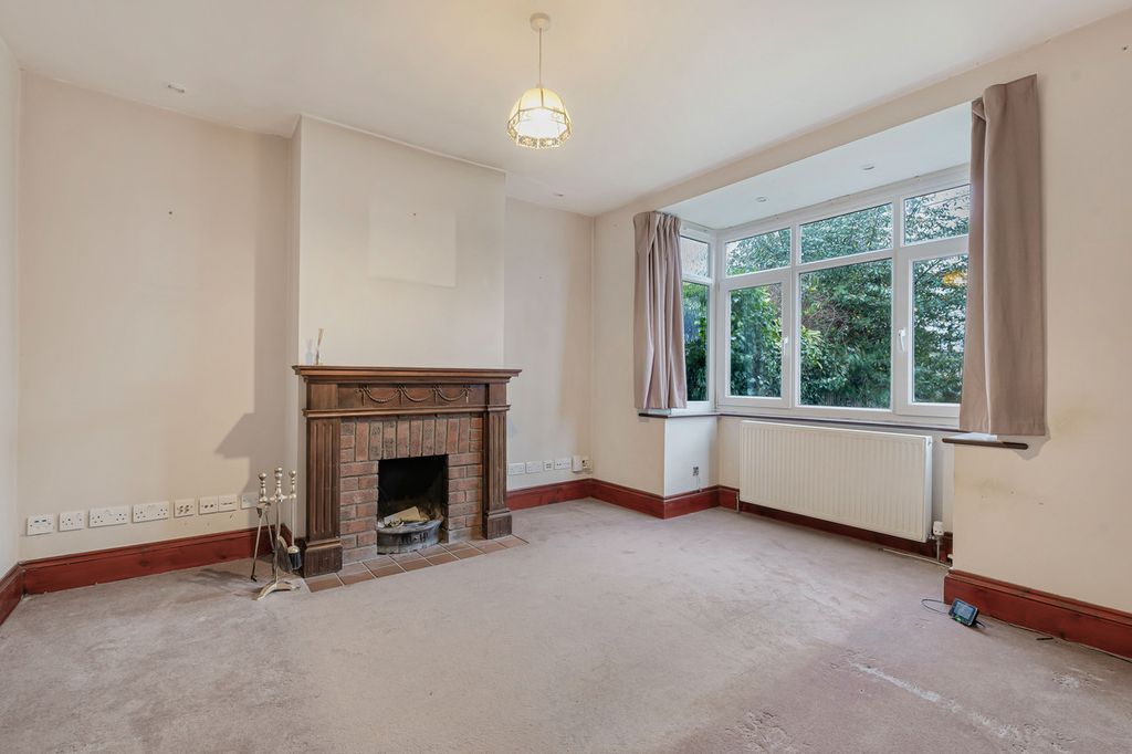 Property photo 3 of 13