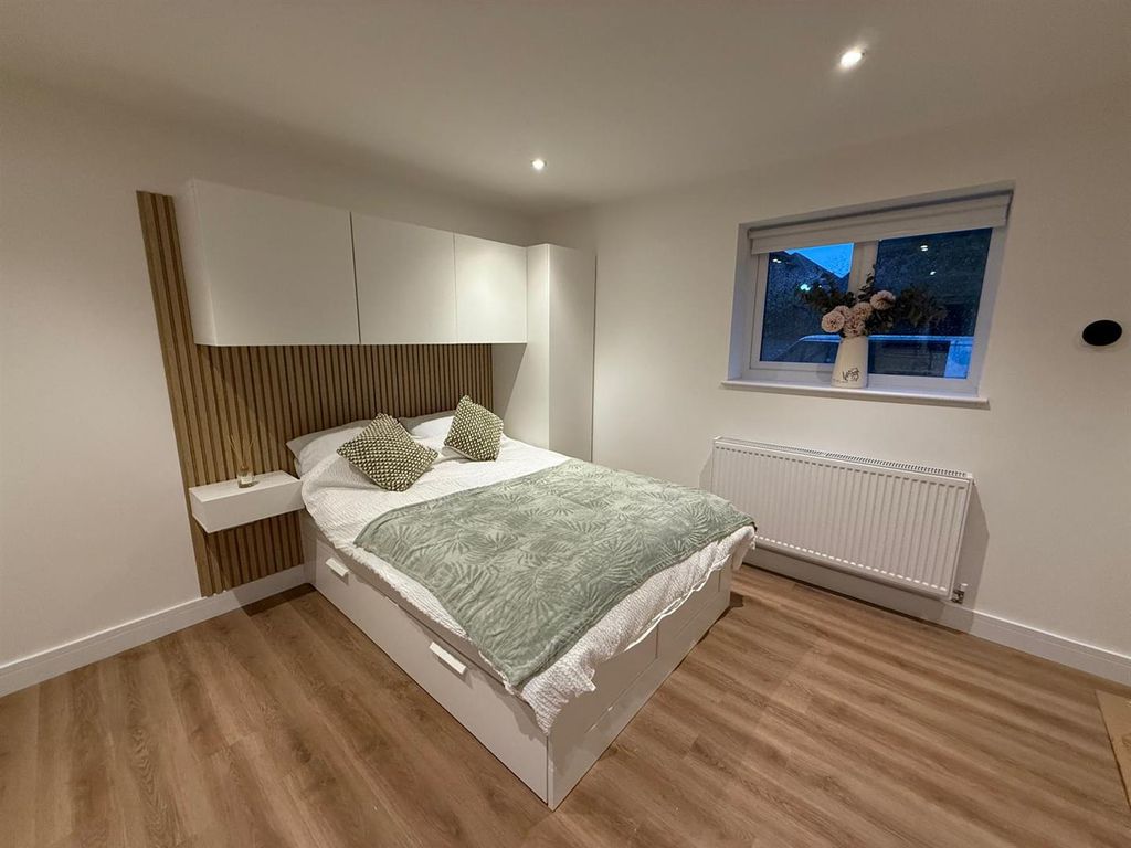 Property photo 3 of 8 Butler Bed1.Jpeg