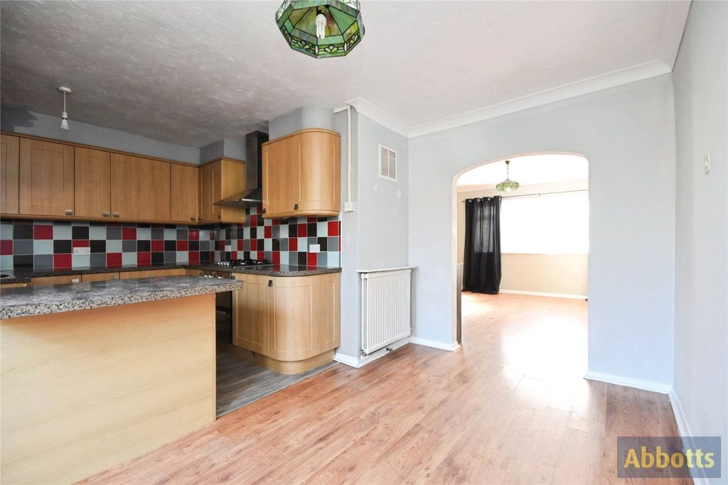 Property photo 3 of 43 Picture No. 82