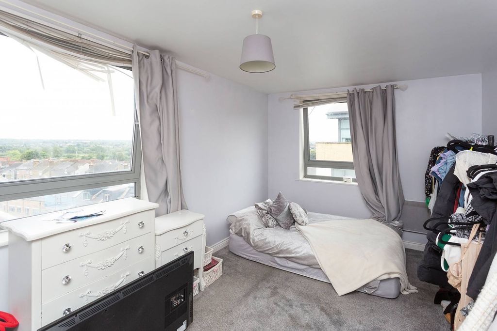Property photo 2 of 12