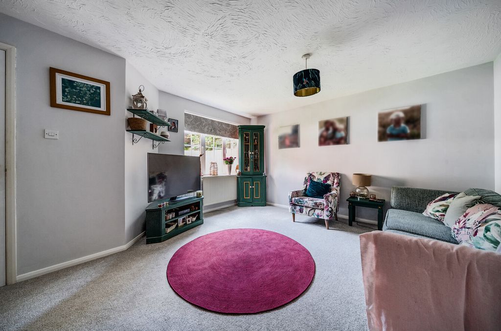 Property photo 3 of 19 1353084-16-68c816...