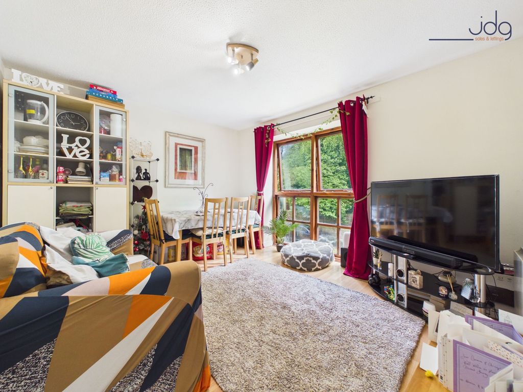 Property photo 3 of 7 Cosy Lounge