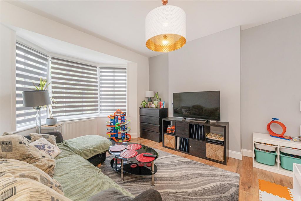 Property photo 2 of 18