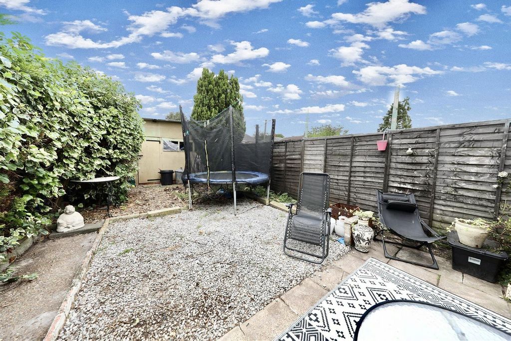 Property photo 1 of 2 186 Welwyn - Garden Edit.Jpg