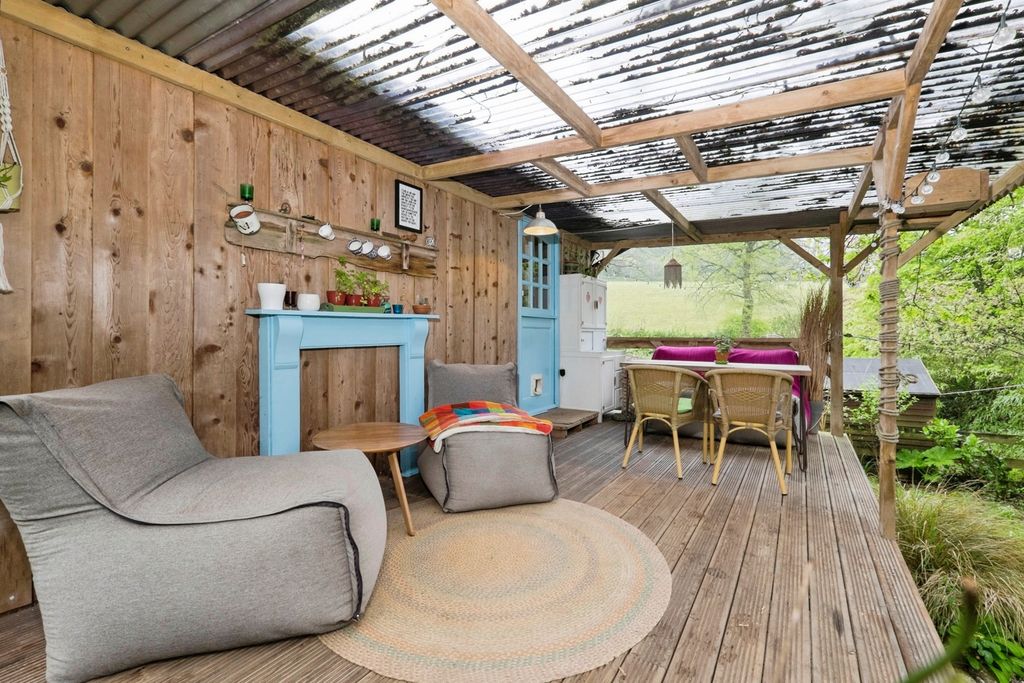 Property photo 2 of 17 Veranda