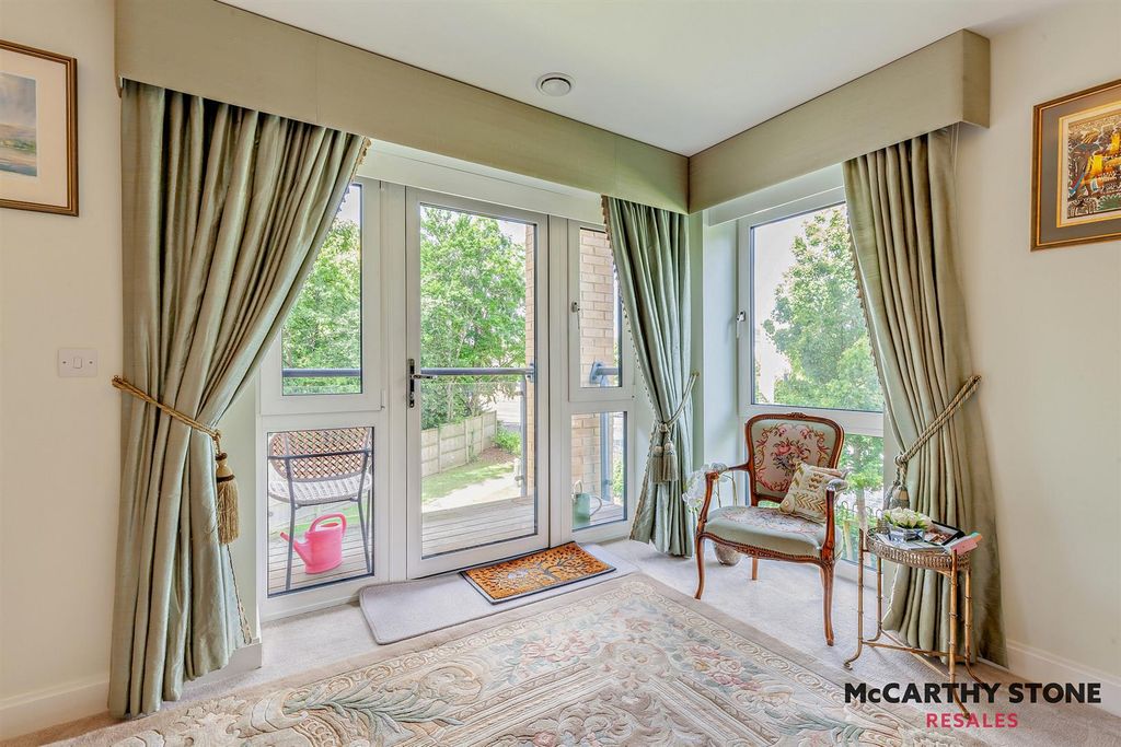 Property photo 1 of 21 8610960-Interior05-800.Jpg