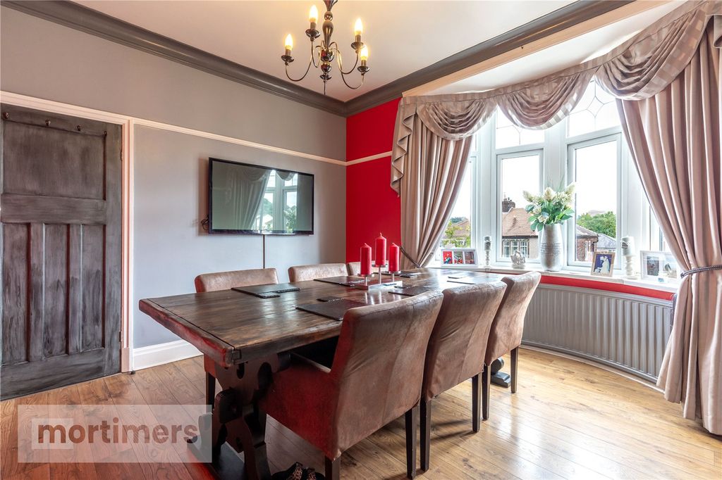 Property photo 2 of 20 Dining Room