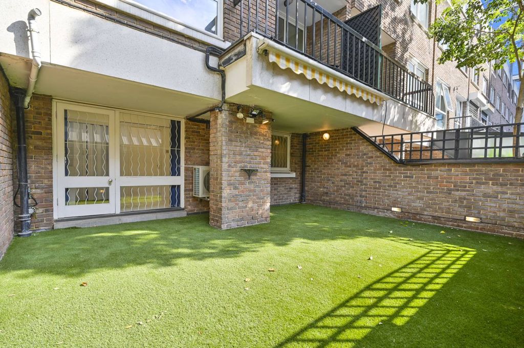 Property photo 2 of 39
