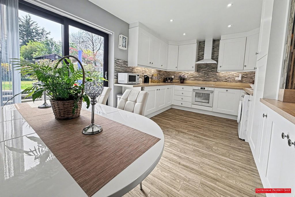 Property photo 3 of 38