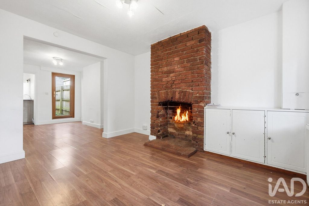 Property photo 2 of 11