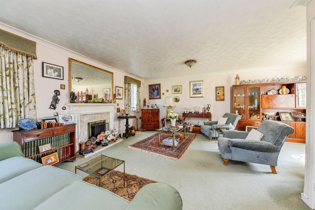 Property photo 3 of 19