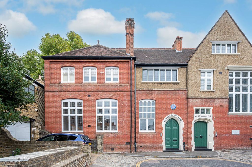 Property photo 1 of 30