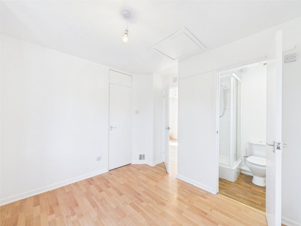 Property photo 3 of 10 Picture No. 04