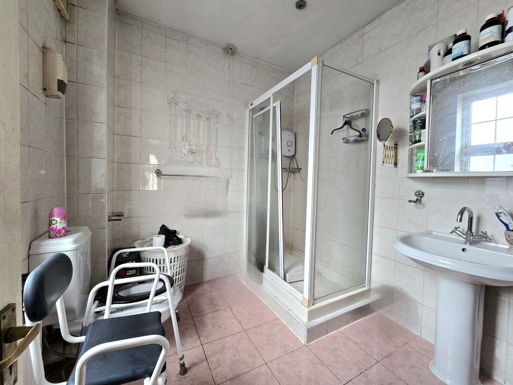 Additional image 35 of 7 bed detached house for saleGreat West Road, Hounslow, Greater London TW5