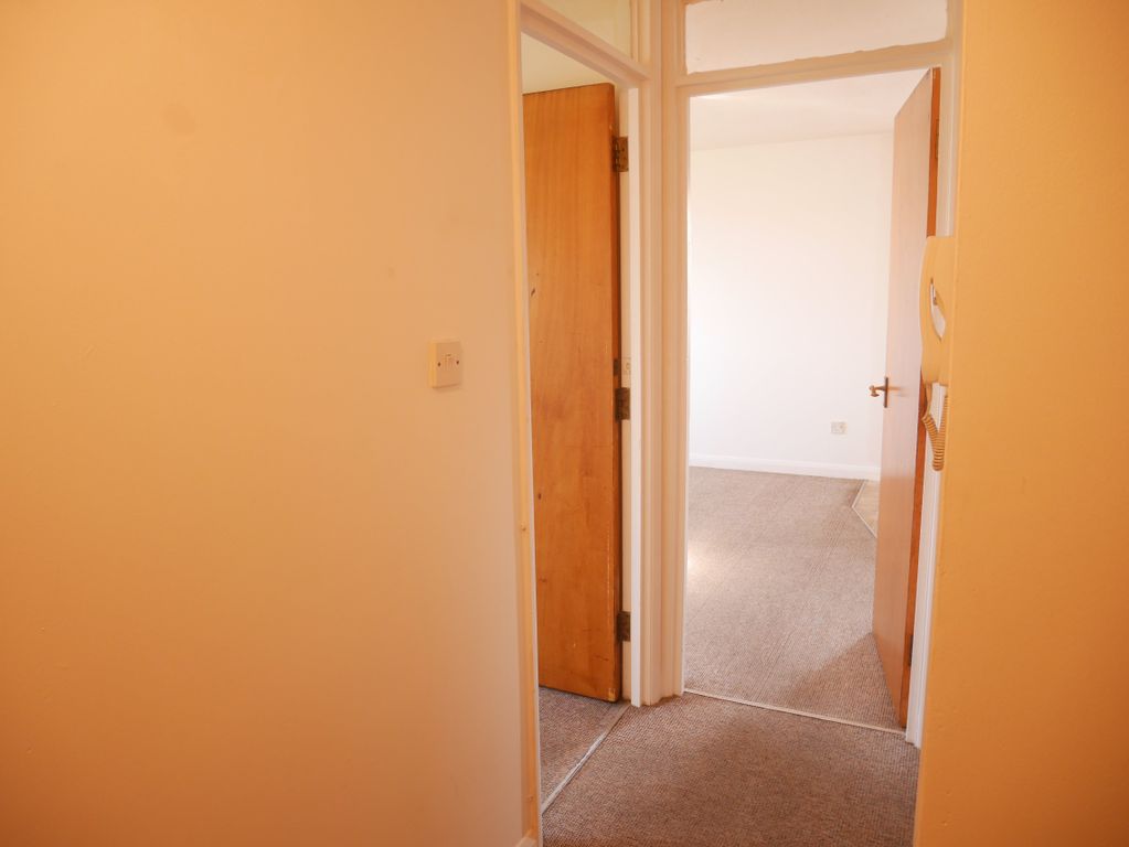 Property photo 3 of 6 Hallway