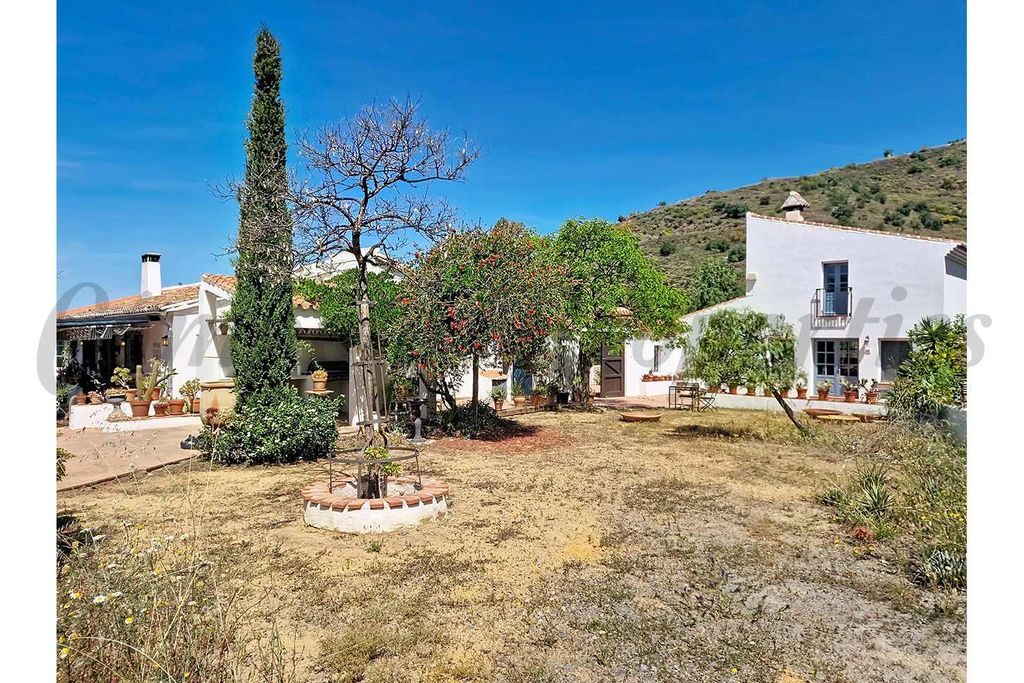 Property photo 1 of 25