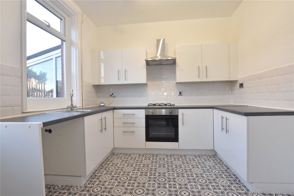 Property photo 2 of 13 Picture No. 20