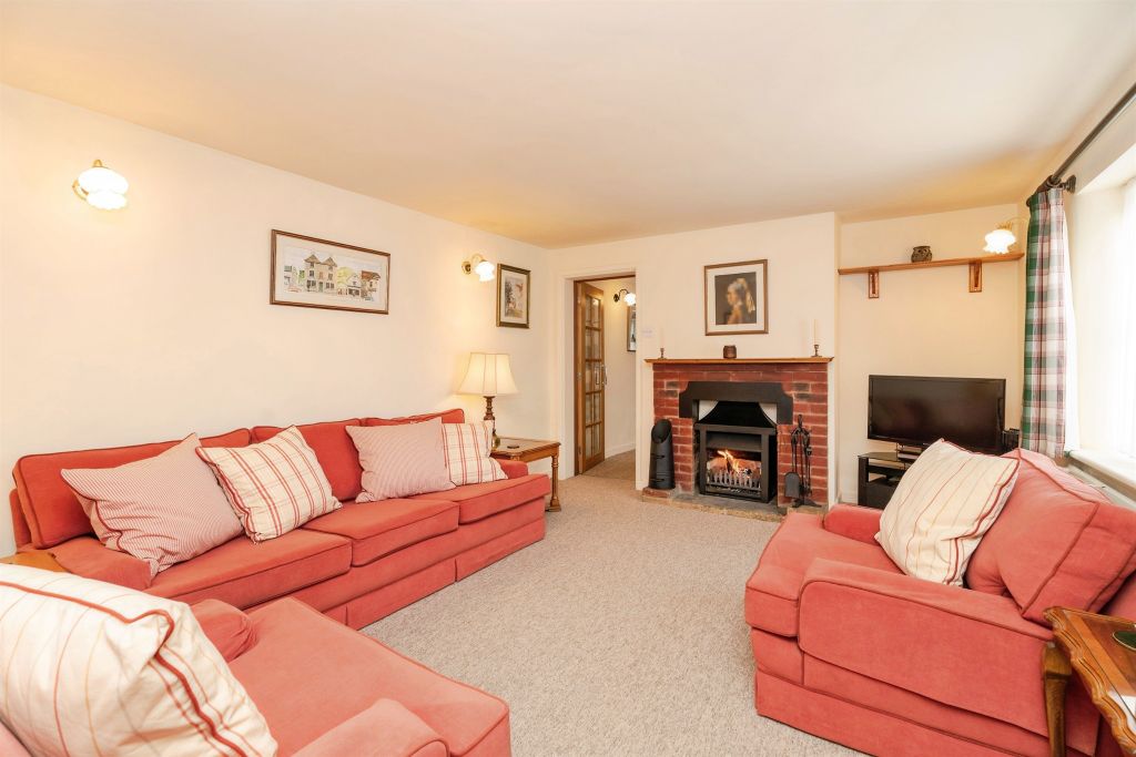 Property photo 2 of 21