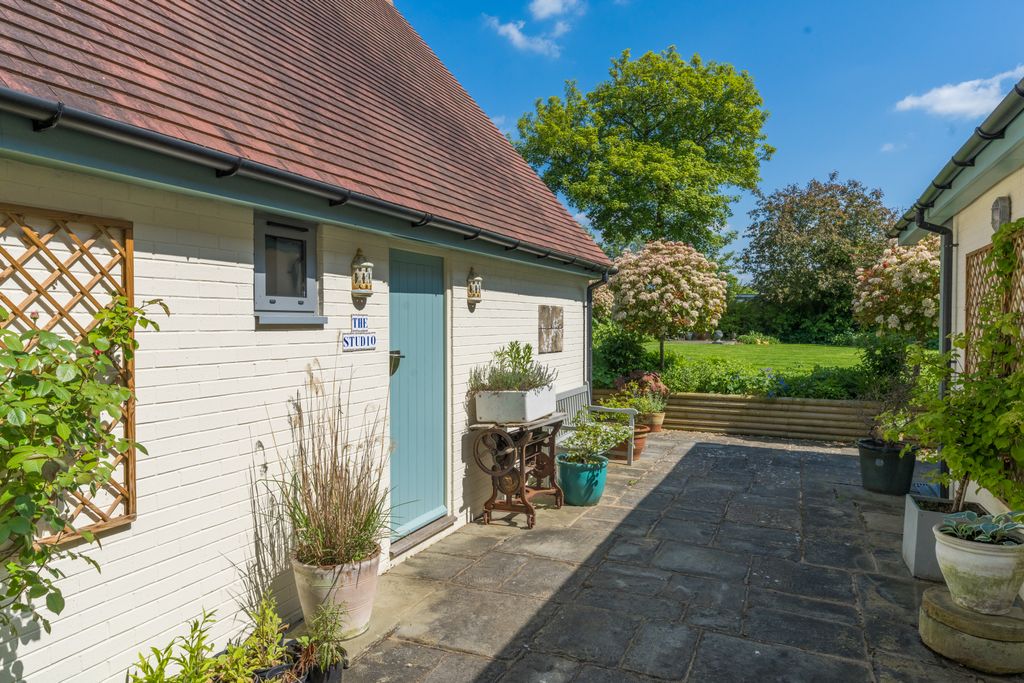 Additional image 22 of 5 bed detached house for saleThe Green, Edlesborough LU6