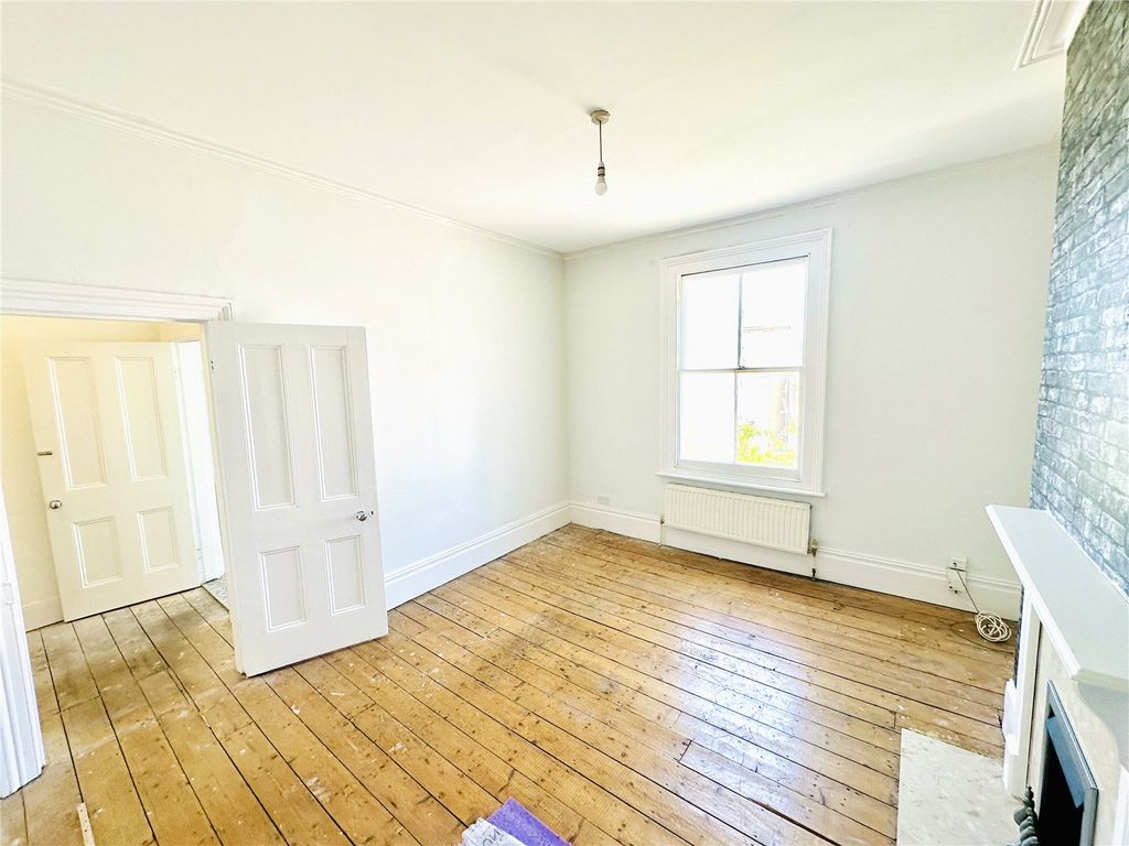 Property photo 3 of 11 Picture No. 06