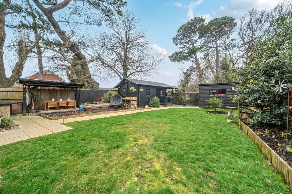 Property photo 3 of 37