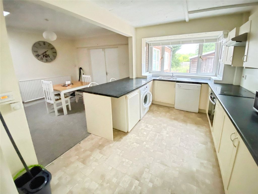 Property photo 3 of 15 Kitchen