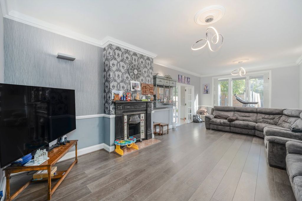 Property photo 2 of 9