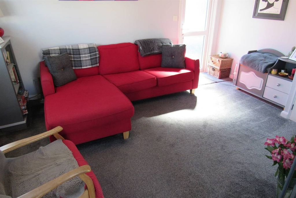 Property photo 3 of 11