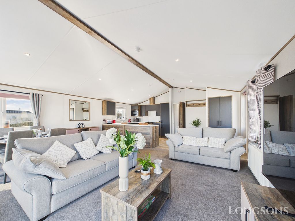 Property photo 3 of 21 Cam02173G0 Pr0334 Still030