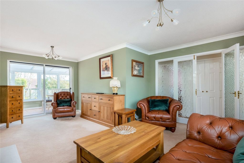 Property photo 3 of 15 Picture No. 02