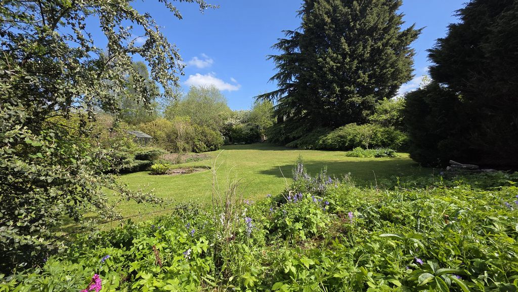 Property photo 2 of 49