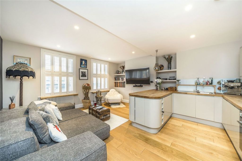 Property photo 1 of 6