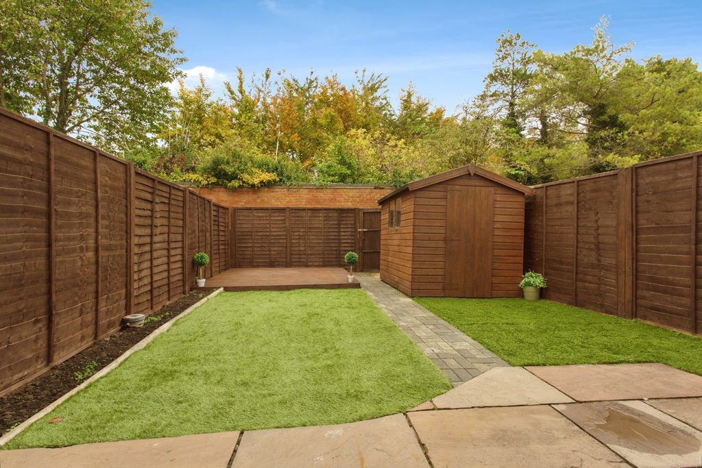 Property photo 2 of 17 Photo