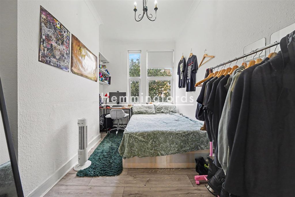 Property photo 3 of 15 Somerfield Road N4-4.Jpg