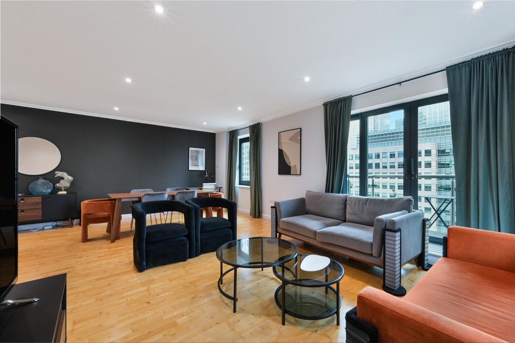 Property photo 3 of 11