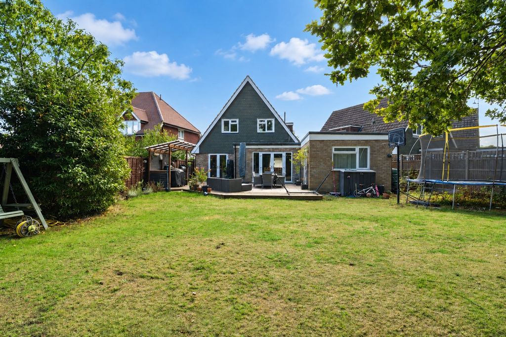 Property photo 1 of 28
