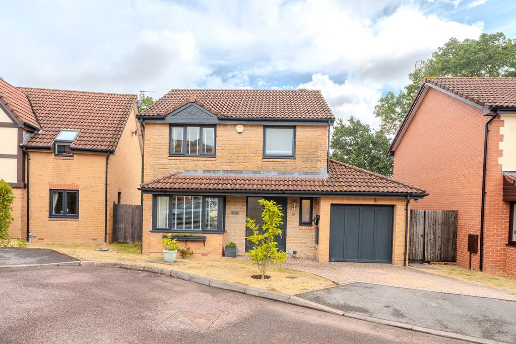 Property photo 2 of 33