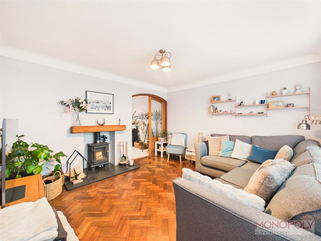 Property photo 3 of 28 Cam01943G0-Pr0607-Still015.Jpg