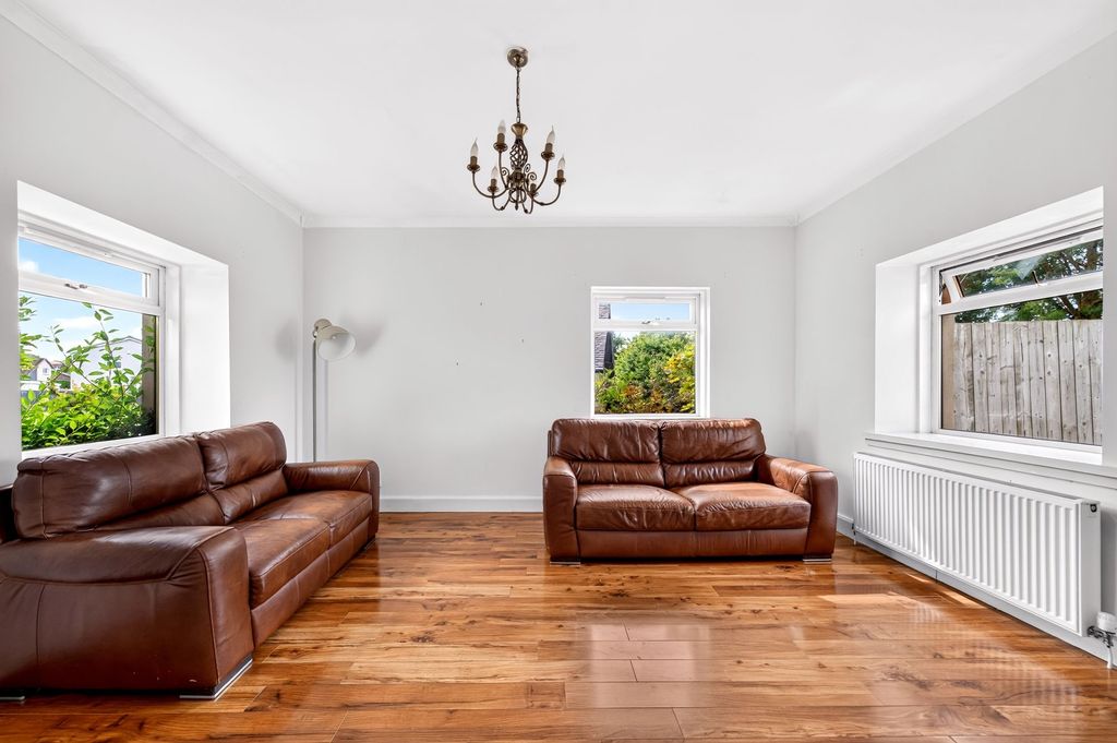 Property photo 2 of 45 Lounge