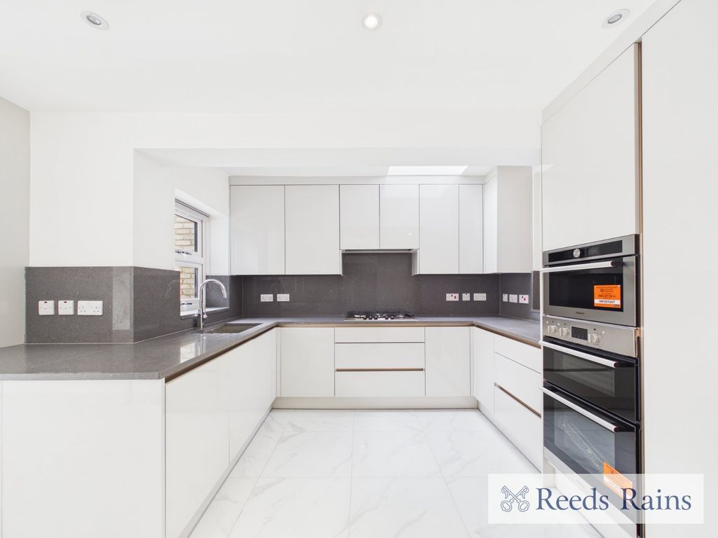 Property photo 1 of 24 Picture No. 22