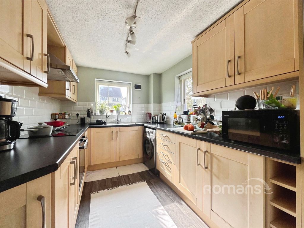 Property photo 2 of 9 Picture No. 17