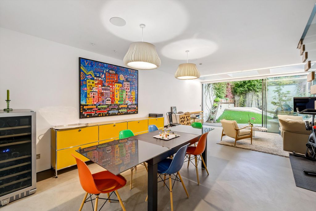 Property photo 3 of 23 Image