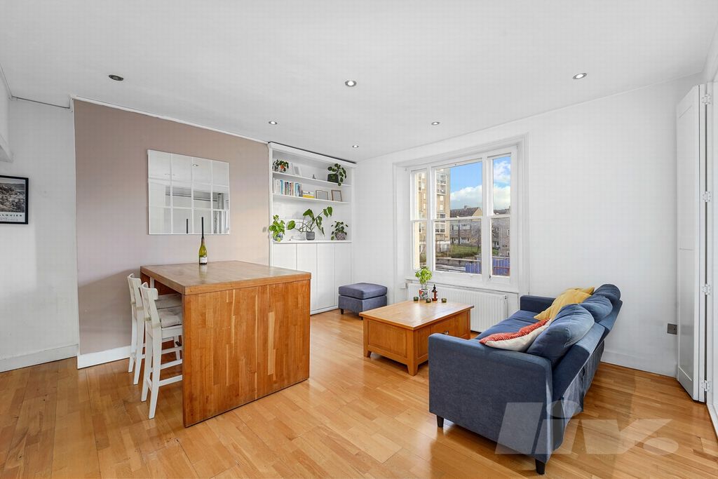 Property photo 1 of 17 Photo 5