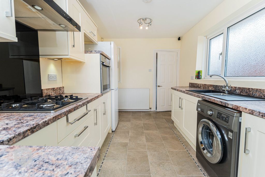 Property photo 3 of 22 Picture No. 15