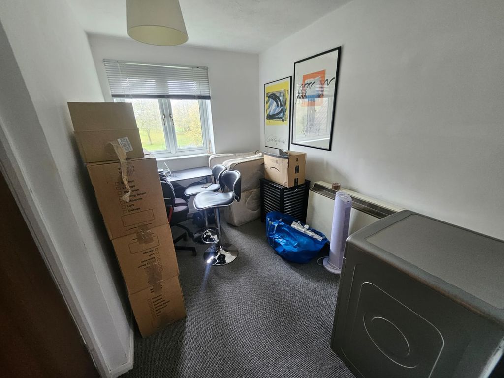 Property photo 3 of 6 Photo 10