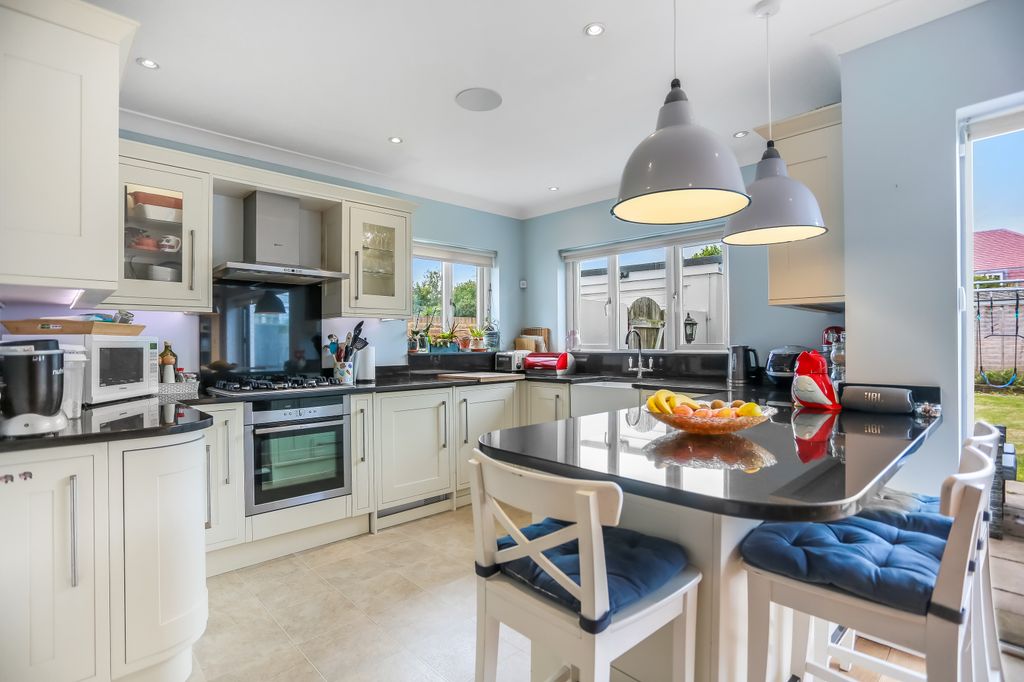 Property photo 3 of 25 296A8553