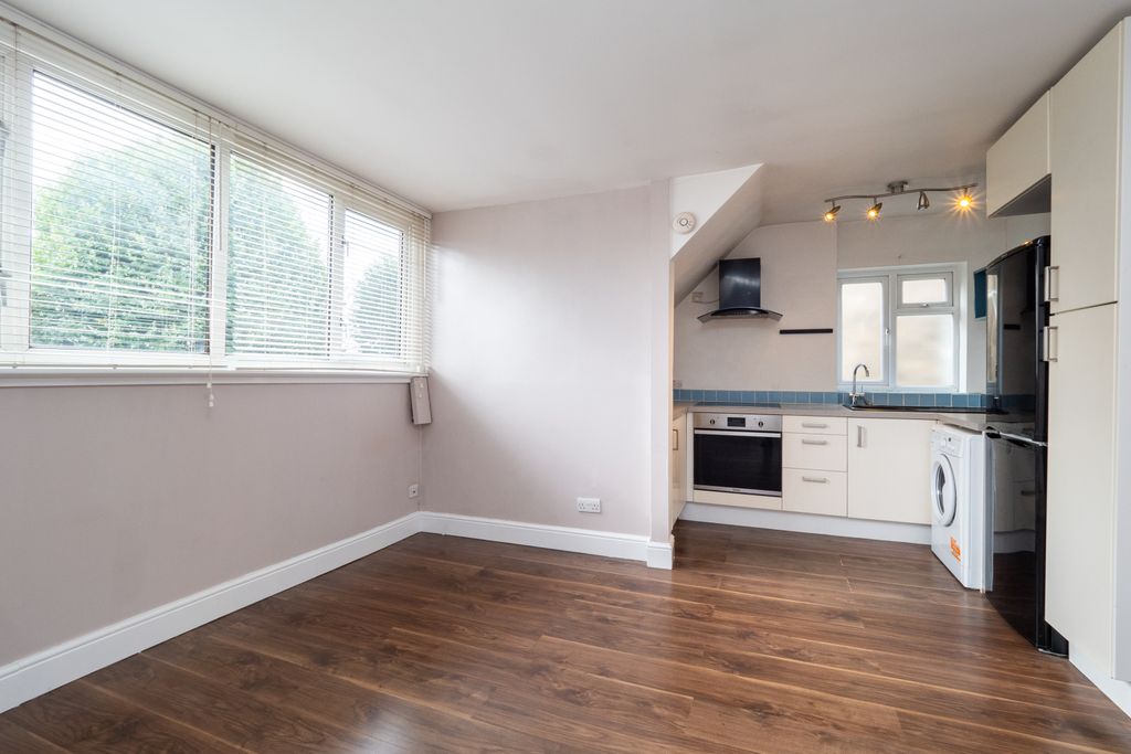 Property photo 3 of 9 Picture 3