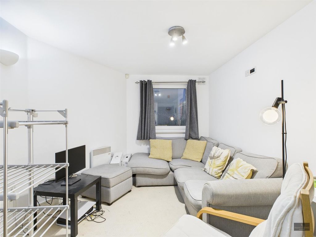 Property photo 3 of 10 Cam02887G0-Pr0583-Still001.Jpg