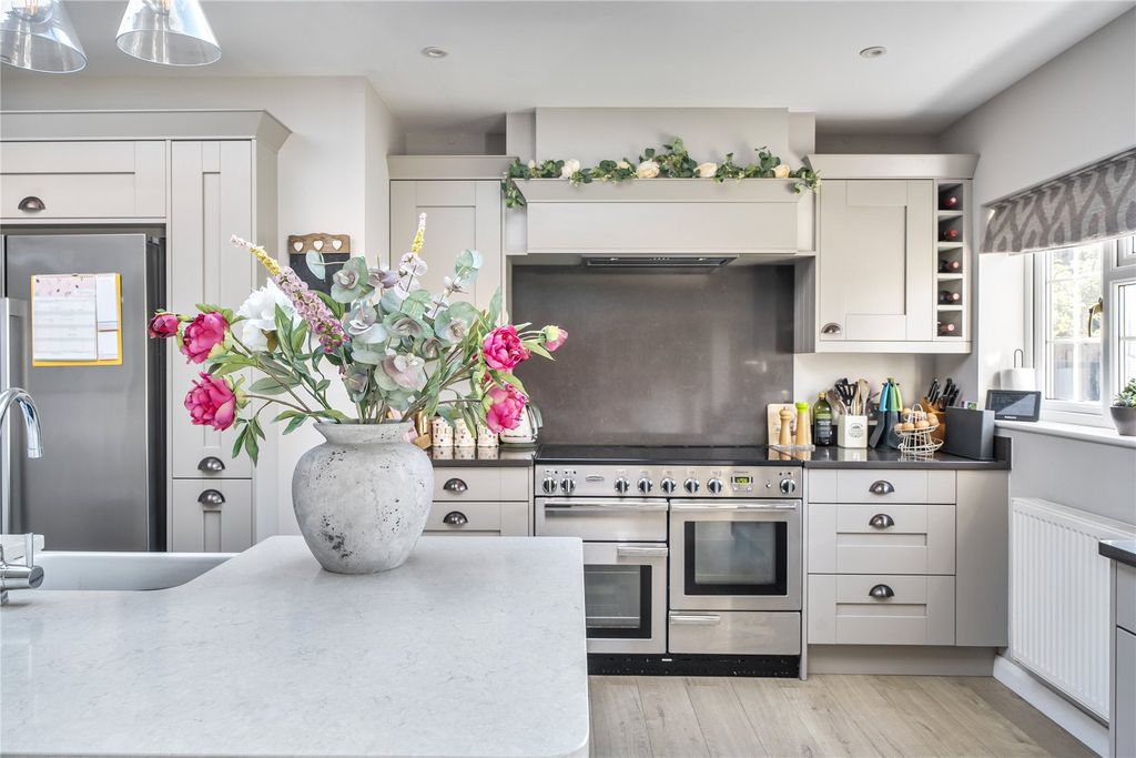 Property photo 2 of 26 Range