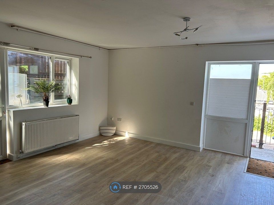 Property photo 1 of 9 Main Sitting Room